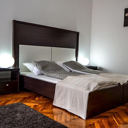 نوفي ساد Modena Apartments الغرفة الصورة