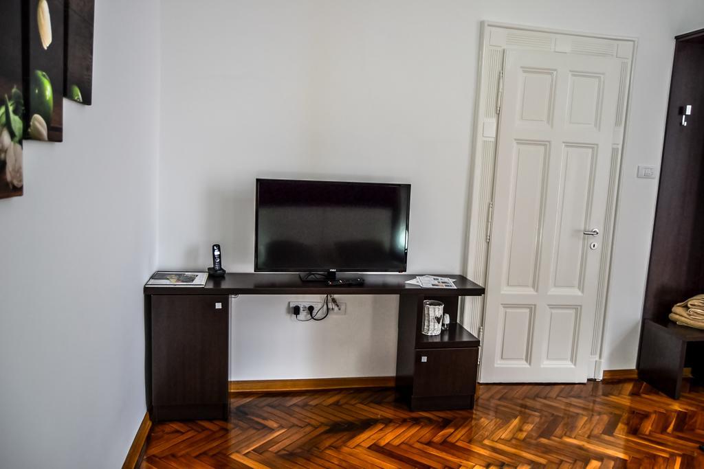 نوفي ساد Modena Apartments الغرفة الصورة