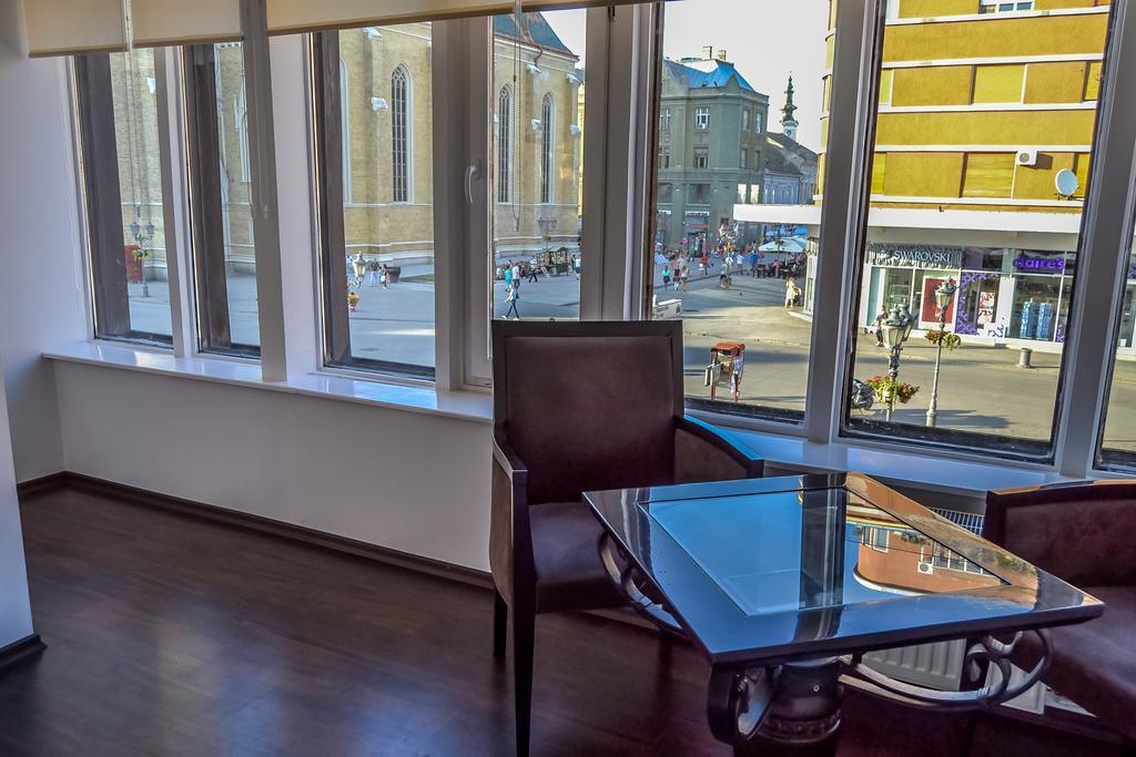 نوفي ساد Modena Apartments الغرفة الصورة