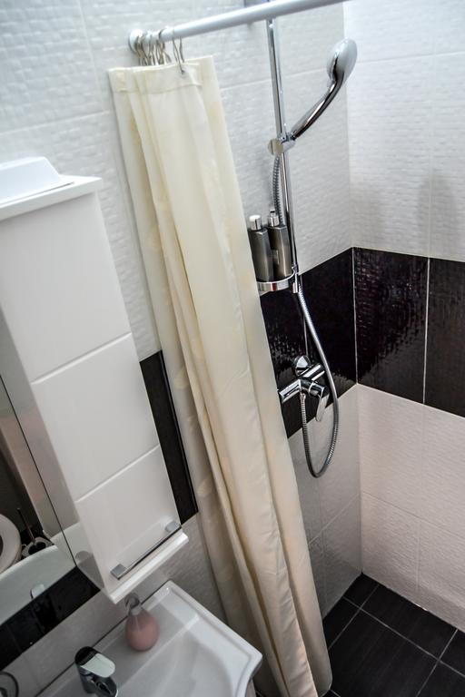 نوفي ساد Modena Apartments الغرفة الصورة