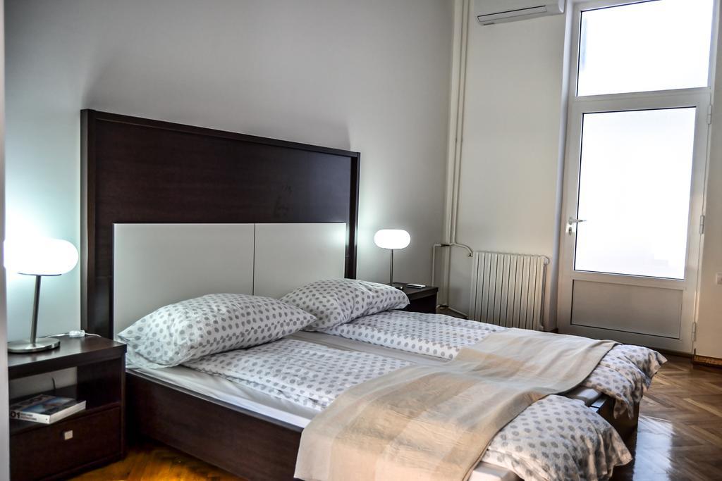 نوفي ساد Modena Apartments الغرفة الصورة